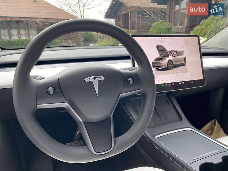 Внедорожник / Кроссовер Tesla Model Y 2024 в Львове