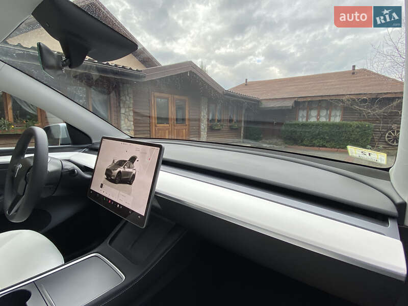 Внедорожник / Кроссовер Tesla Model Y 2024 в Львове