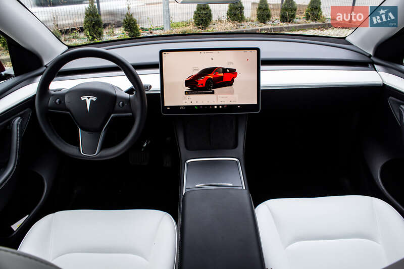 Внедорожник / Кроссовер Tesla Model Y 2024 в Львове