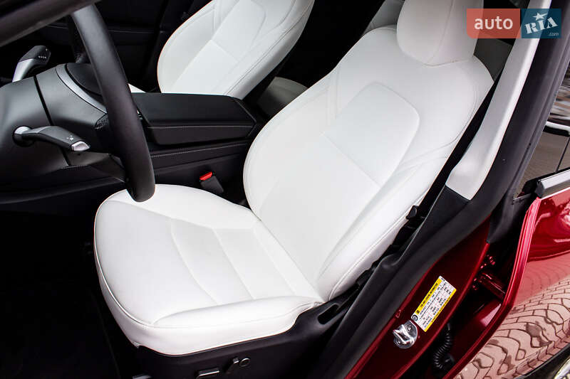 Внедорожник / Кроссовер Tesla Model Y 2024 в Львове