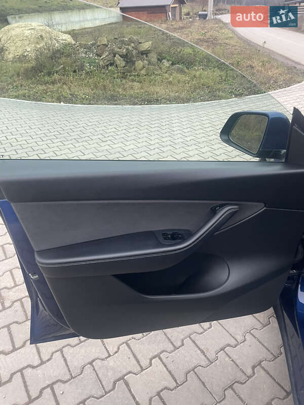 Внедорожник / Кроссовер Tesla Model Y 2021 в Тернополе