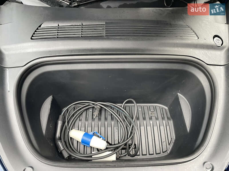 Внедорожник / Кроссовер Tesla Model Y 2021 в Тернополе