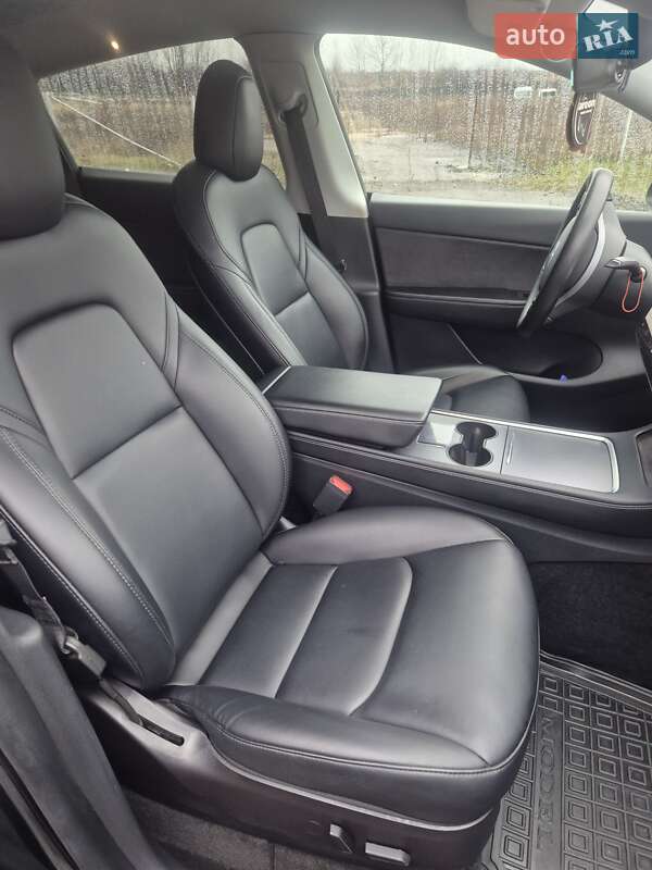 Внедорожник / Кроссовер Tesla Model Y 2021 в Луцке