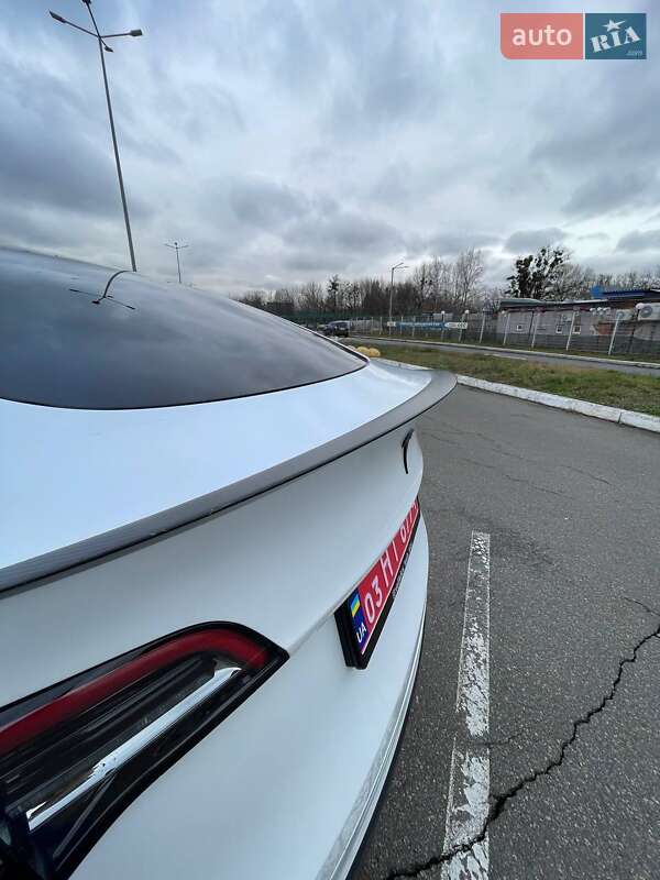 Внедорожник / Кроссовер Tesla Model Y 2023 в Киеве