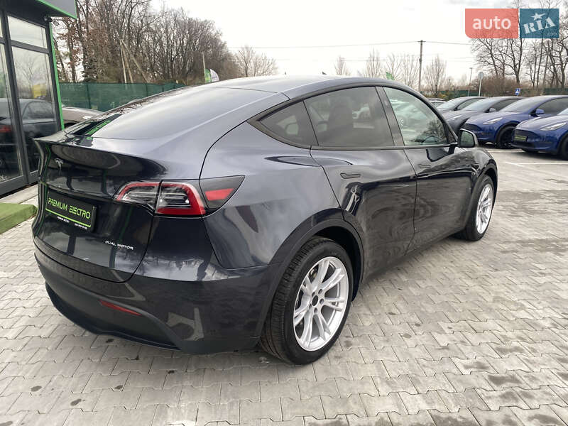 Позашляховик / Кросовер Tesla Model Y 2024 в Києві