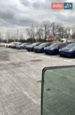 Внедорожник / Кроссовер Tesla Model Y 2024 в Киеве