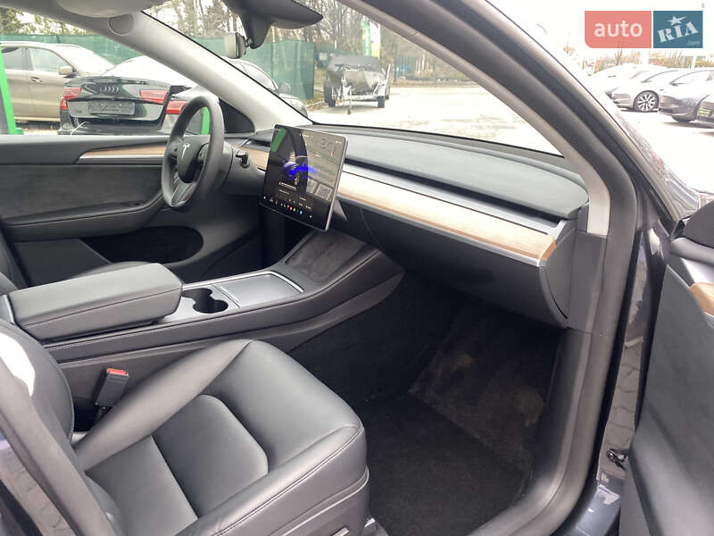 Позашляховик / Кросовер Tesla Model Y 2024 в Києві