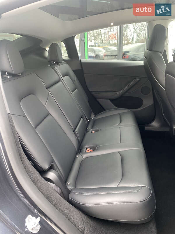 Позашляховик / Кросовер Tesla Model Y 2024 в Києві