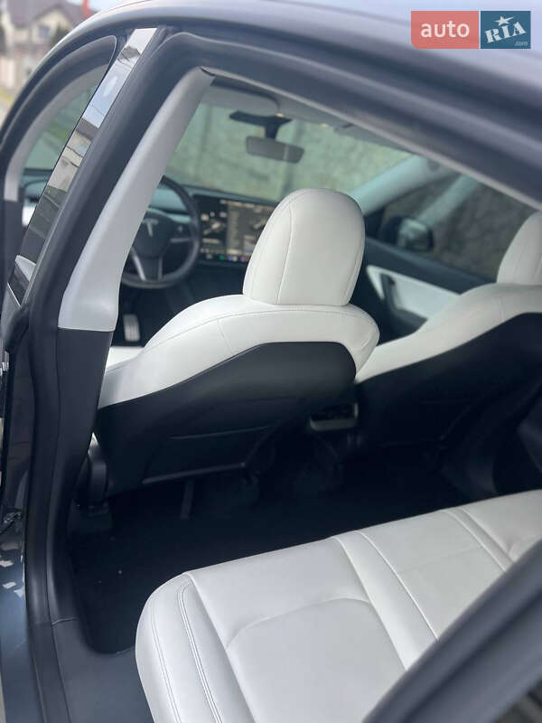 Внедорожник / Кроссовер Tesla Model Y 2021 в Львове