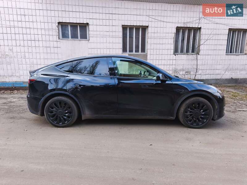 Внедорожник / Кроссовер Tesla Model Y 2022 в Киеве