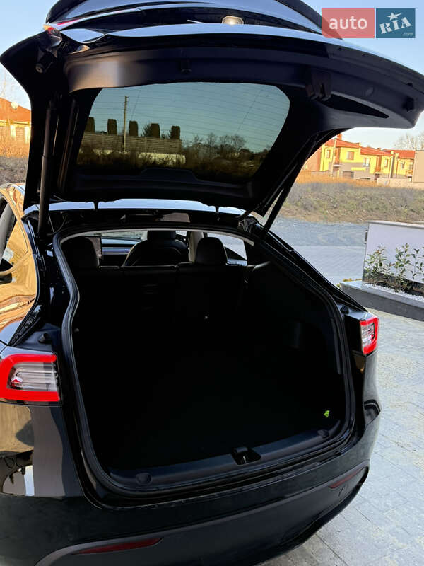 Внедорожник / Кроссовер Tesla Model Y 2021 в Ужгороде