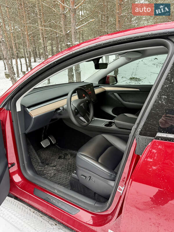 Позашляховик / Кросовер Tesla Model Y 2023 в Броварах фото 12 Позашляховик / Кросовер Tesla Model Y 2023 в Броварах