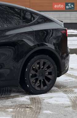 Внедорожник / Кроссовер Tesla Model Y 2024 в Черновцах