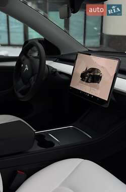 Внедорожник / Кроссовер Tesla Model Y 2024 в Черновцах
