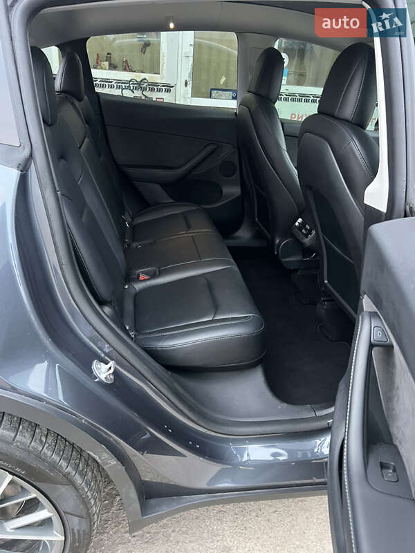 Внедорожник / Кроссовер Tesla Model Y 2022 в Киеве