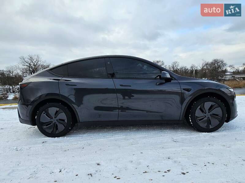 Позашляховик / Кросовер Tesla Model Y 2025 в Києві фото 7 Позашляховик / Кросовер Tesla Model Y 2025 в Києві