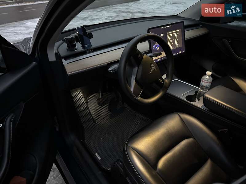 Внедорожник / Кроссовер Tesla Model Y 2021 в Киеве