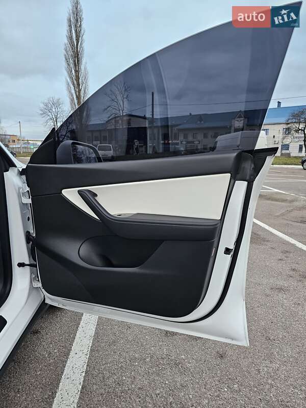 Внедорожник / Кроссовер Tesla Model Y 2020 в Житомире