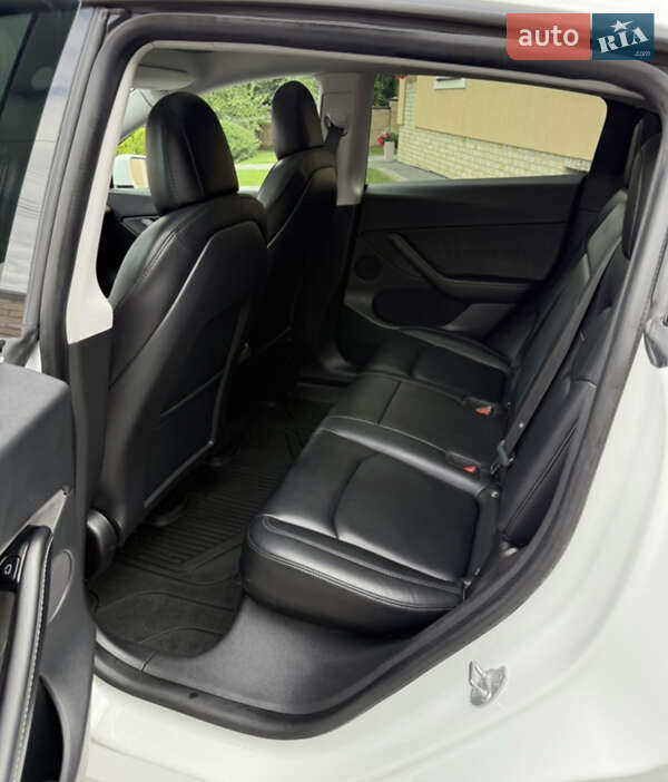 Внедорожник / Кроссовер Tesla Model Y 2020 в Львове