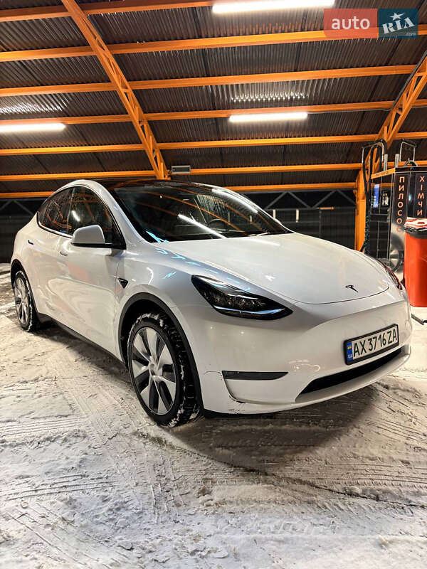 Позашляховик / Кросовер Tesla Model Y 2023 в Харкові фото 2 Позашляховик / Кросовер Tesla Model Y 2023 в Харкові