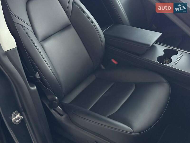 Позашляховик / Кросовер Tesla Model Y 2022 в Одесі фото 17 Позашляховик / Кросовер Tesla Model Y 2022 в Одесі