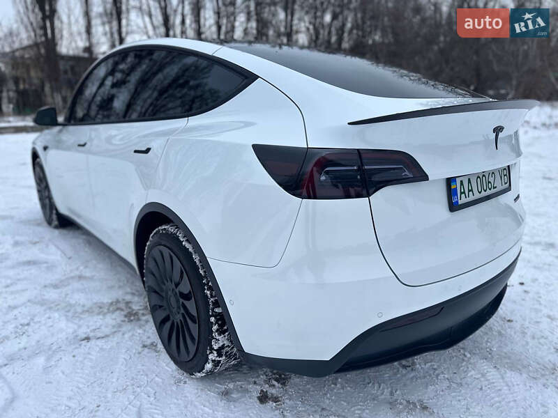 Внедорожник / Кроссовер Tesla Model Y 2022 в Киеве