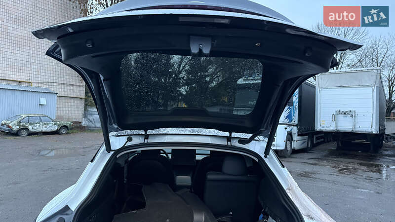 Внедорожник / Кроссовер Tesla Model Y 2024 в Луцке