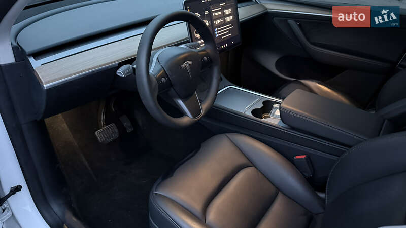 Внедорожник / Кроссовер Tesla Model Y 2024 в Луцке