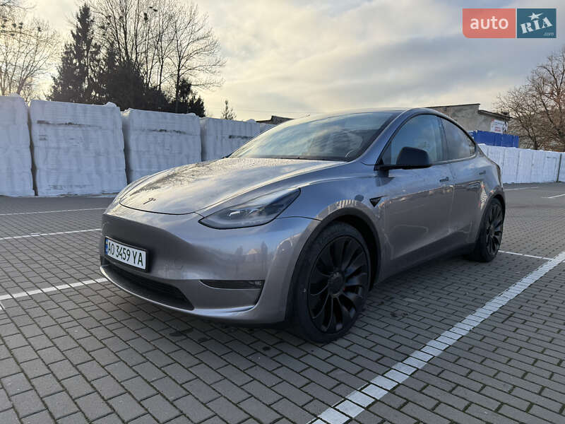Tesla Model Y 2023