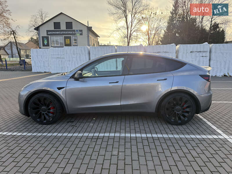 Внедорожник / Кроссовер Tesla Model Y 2023 в Хусте фото 4 Внедорожник / Кроссовер Tesla Model Y 2023 в Хусте