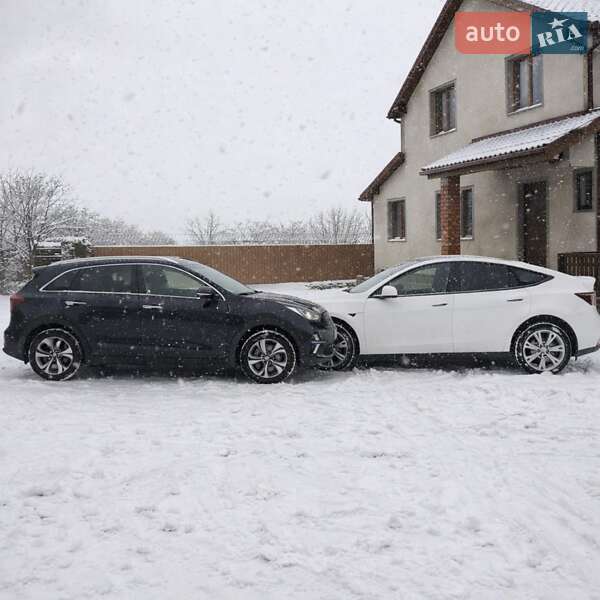 Внедорожник / Кроссовер Tesla Model Y 2021 в Тернополе