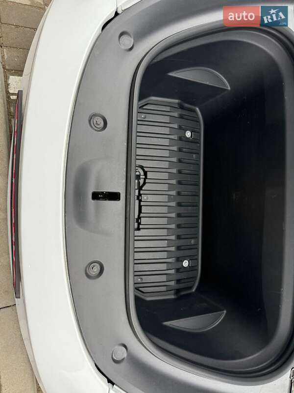 Внедорожник / Кроссовер Tesla Model Y 2021 в Тернополе