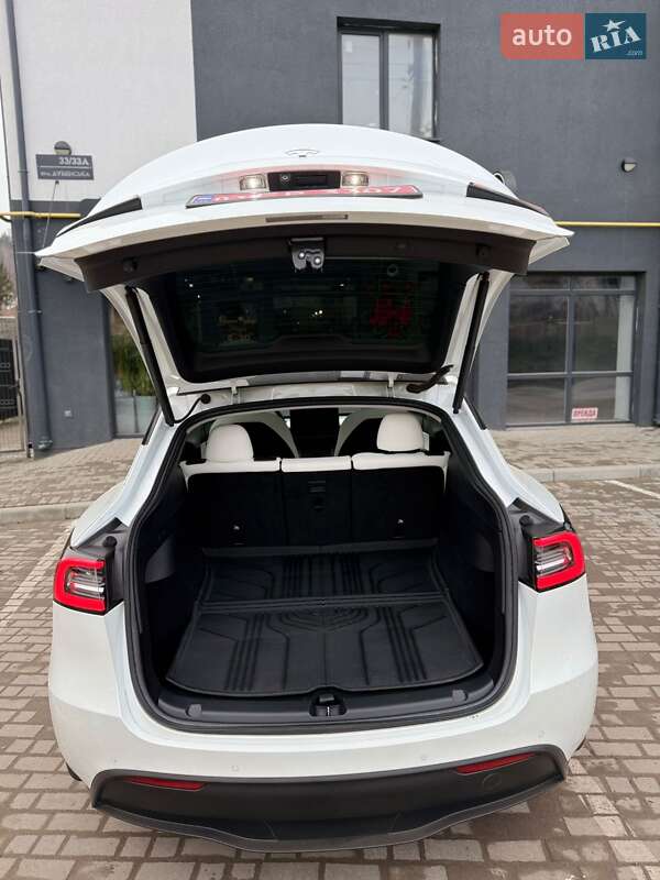 Внедорожник / Кроссовер Tesla Model Y 2021 в Тернополе