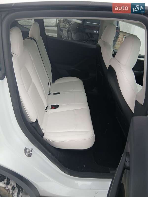 Внедорожник / Кроссовер Tesla Model Y 2023 в Городке