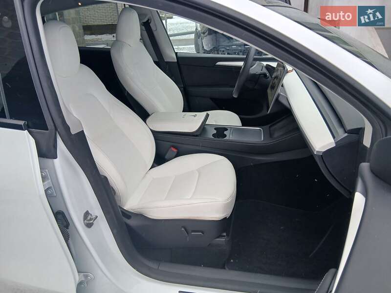 Внедорожник / Кроссовер Tesla Model Y 2023 в Городке