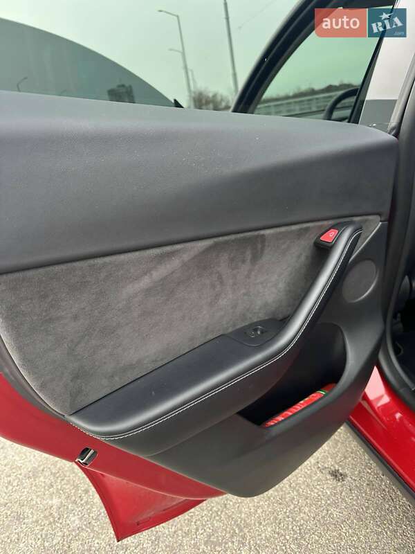 Внедорожник / Кроссовер Tesla Model Y 2021 в Запорожье