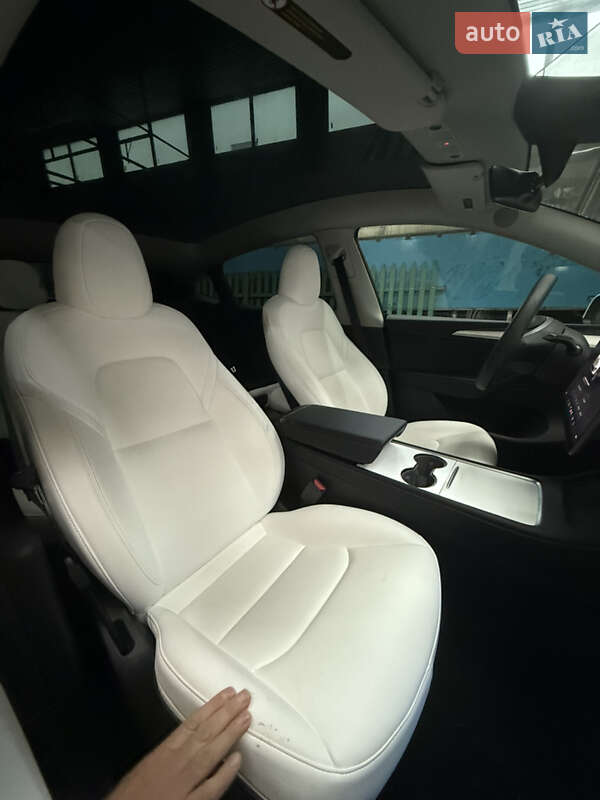 Внедорожник / Кроссовер Tesla Model Y 2023 в Первомайске