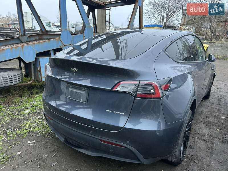Tesla Model Y 2022