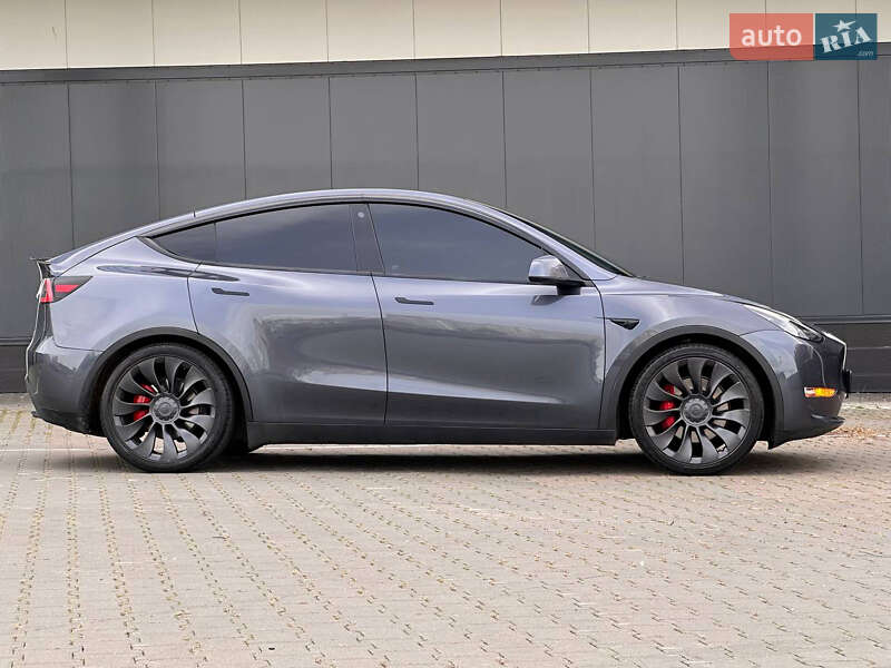 Позашляховик / Кросовер Tesla Model Y 2022 в Києві