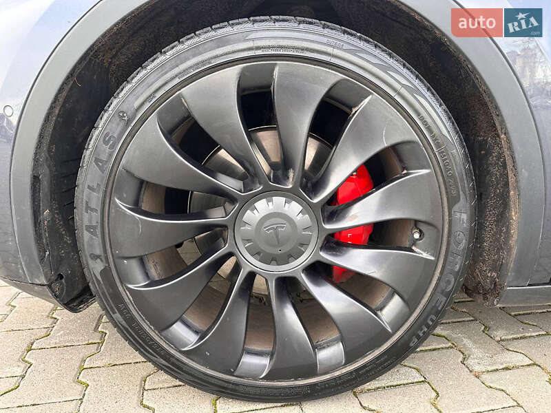 Позашляховик / Кросовер Tesla Model Y 2022 в Києві