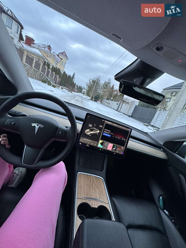 Позашляховик / Кросовер Tesla Model Y 2021 в Рівному