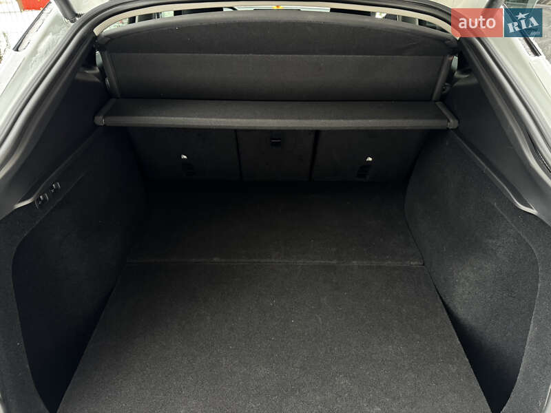 Позашляховик / Кросовер Tesla Model Y 2024 в Києві фото 10 Позашляховик / Кросовер Tesla Model Y 2024 в Києві