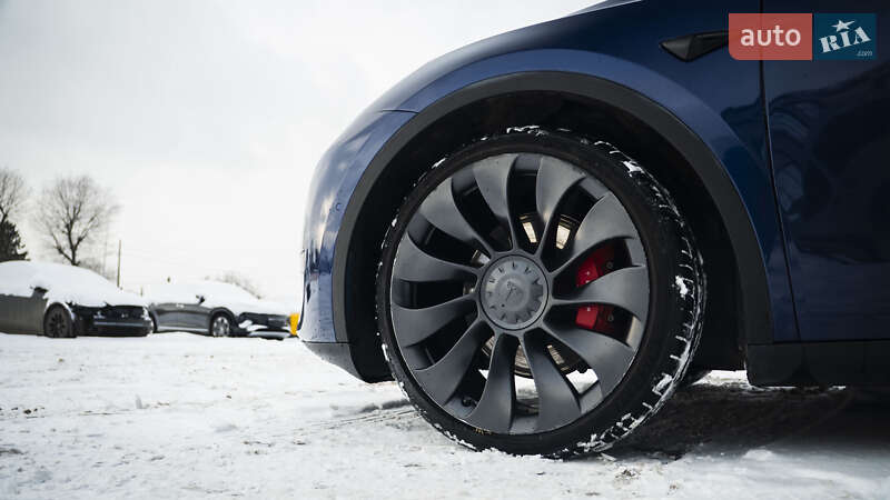 Внедорожник / Кроссовер Tesla Model Y 2022 в Киеве