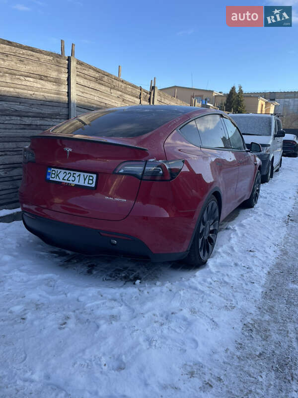 Внедорожник / Кроссовер Tesla Model Y 2023 в Ровно