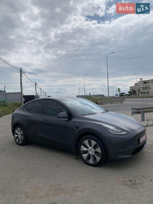 Tesla Model Y 2020