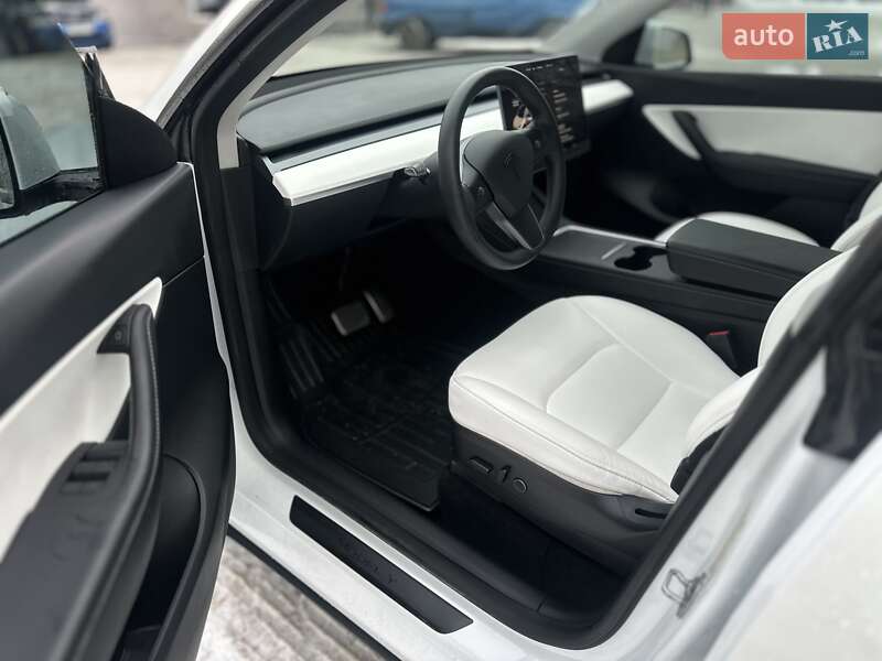 Внедорожник / Кроссовер Tesla Model Y 2022 в Киеве