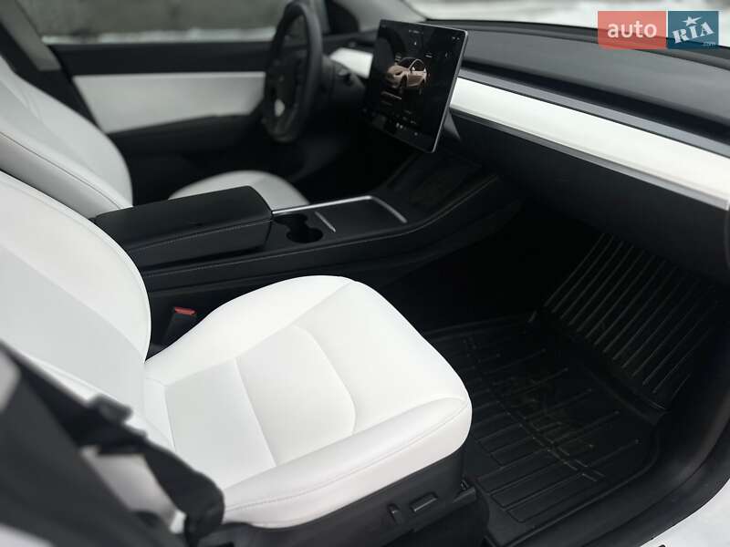 Внедорожник / Кроссовер Tesla Model Y 2022 в Киеве