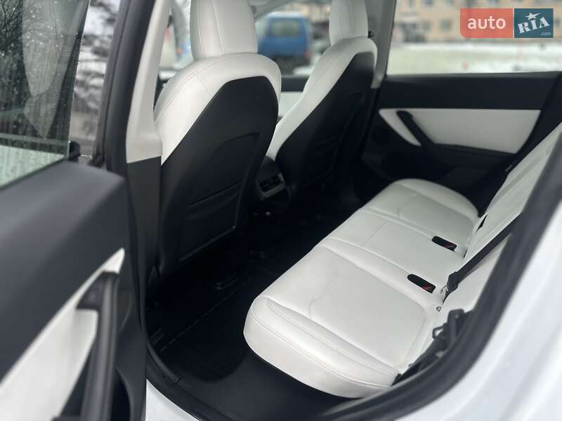 Внедорожник / Кроссовер Tesla Model Y 2022 в Киеве