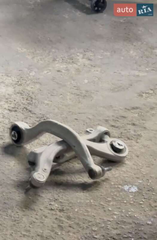 Внедорожник / Кроссовер Tesla Model Y 2023 в Киеве фото 47 Внедорожник / Кроссовер Tesla Model Y 2023 в Киеве