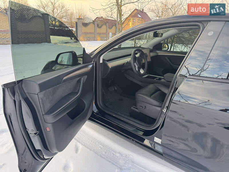 Позашляховик / Кросовер Tesla Model Y 2023 в Костопілі фото 13 Позашляховик / Кросовер Tesla Model Y 2023 в Костопілі